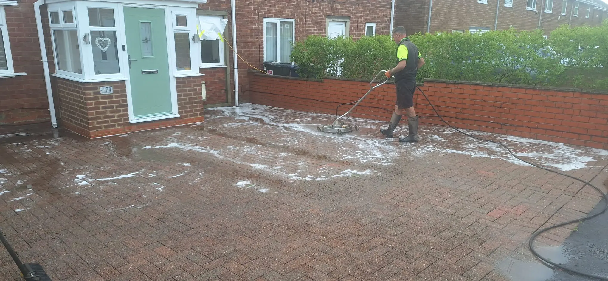 Williams exterior cleaning in action