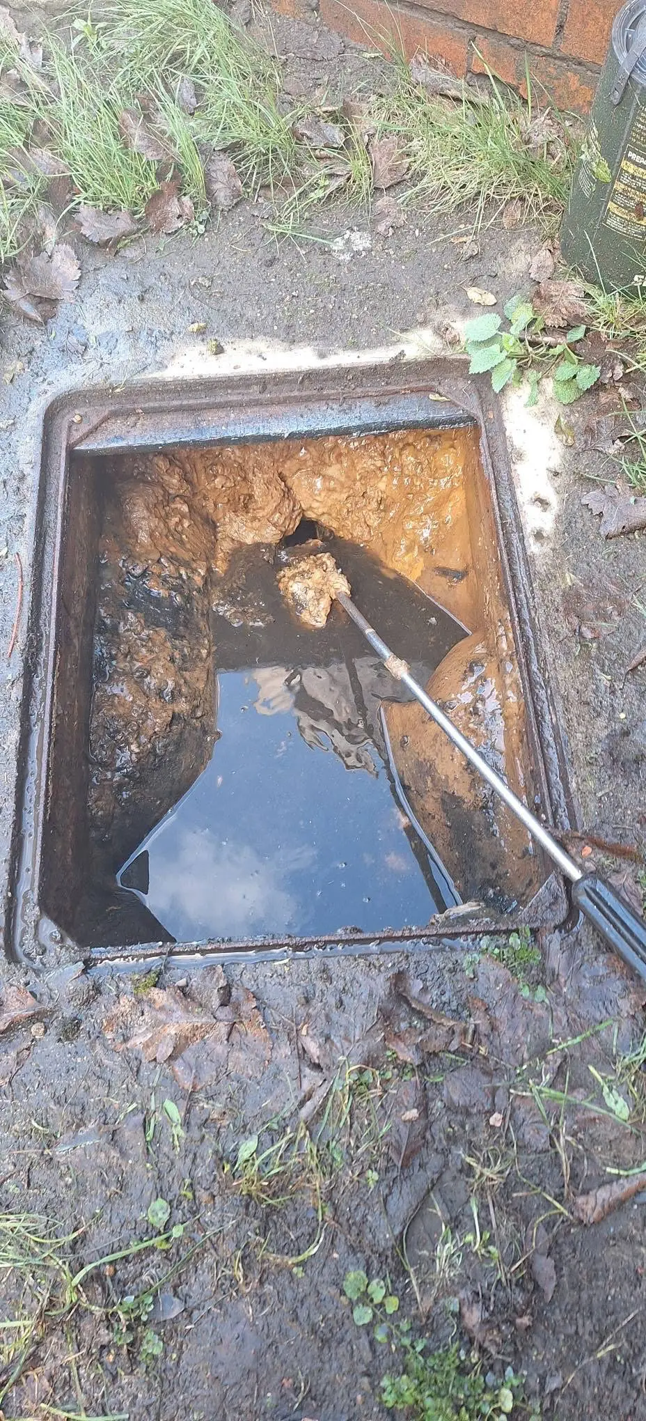Drain unblocking service image